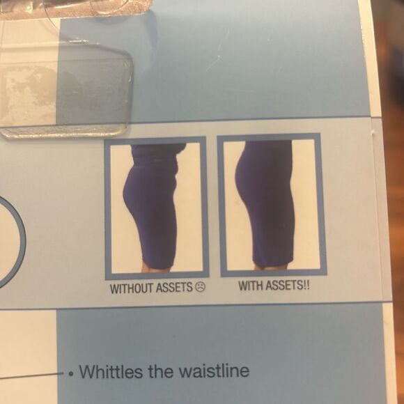 NEW Women's Assets by Sara Blakely 166B Sensational Shaper Shapewear Nude Size 4 - Picture 5 of 8